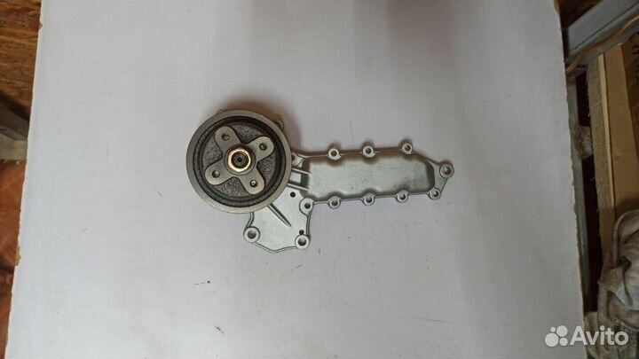 Водяная помпа Kubota D1101, D1301, V1501