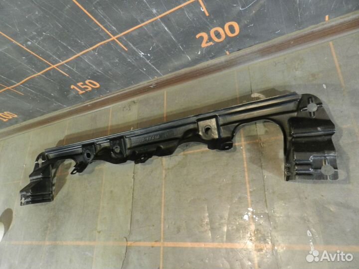 Пыльник бампера переднего - Toyota Hilux 8