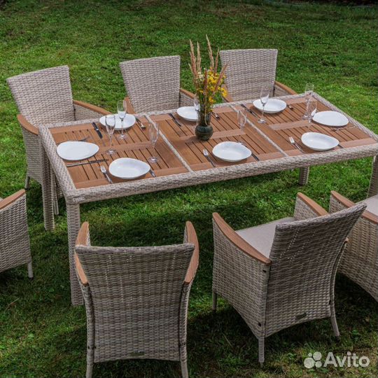 Комплект садовой мебели из ротанга