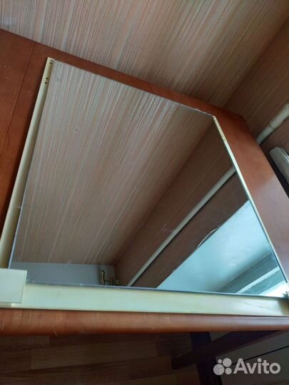 Зеркало настенное