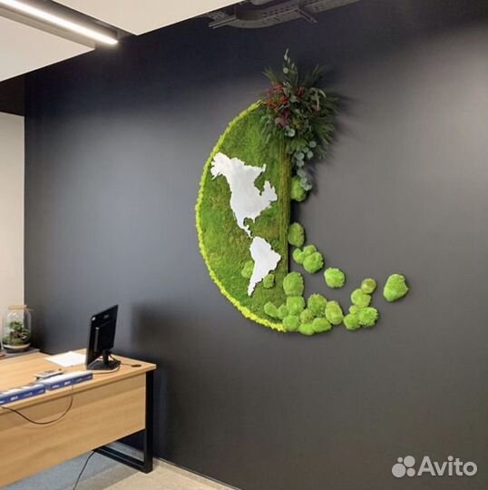 Карта мира из мха с подсветкой