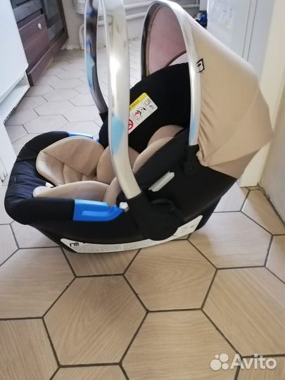 Продам детскую коляску 3 в 1 MotherCare Jorney