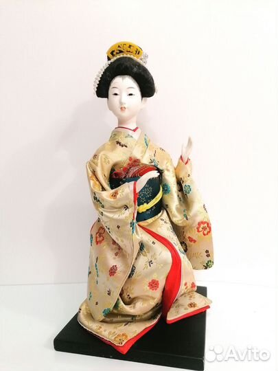 Коллекционная кукла Гейша в шёлковом кимоно