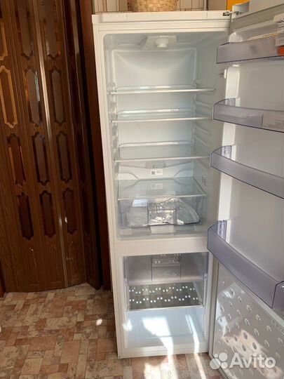 Холодильник Beko CS328020