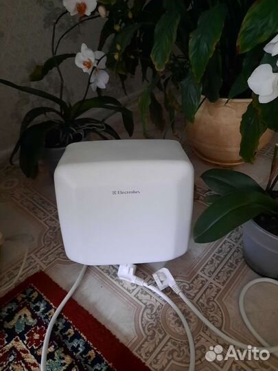 Электросушитель для рук