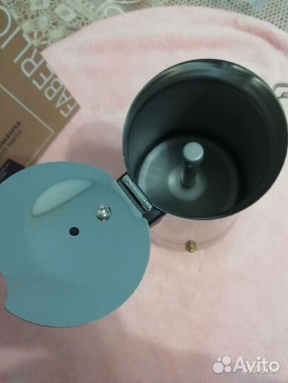 Гейзерная кофеварка новая