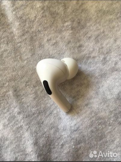 Правый AirPods Pro наушник
