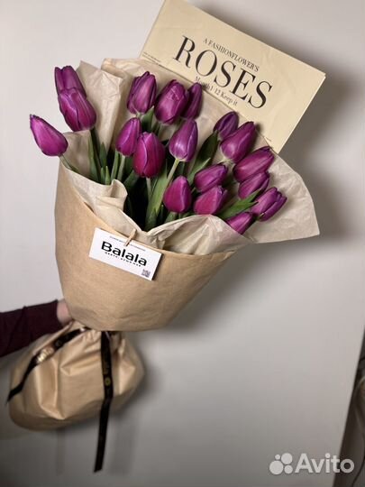 Букет из 19 фиолетовых тюльпанов