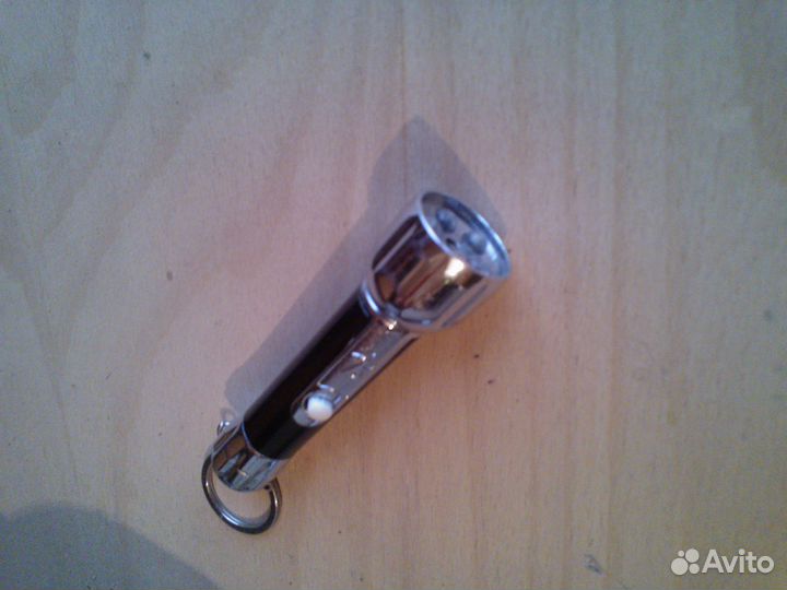 Фонарик брелок