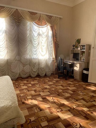 Дом 206 м² на участке 6 сот.