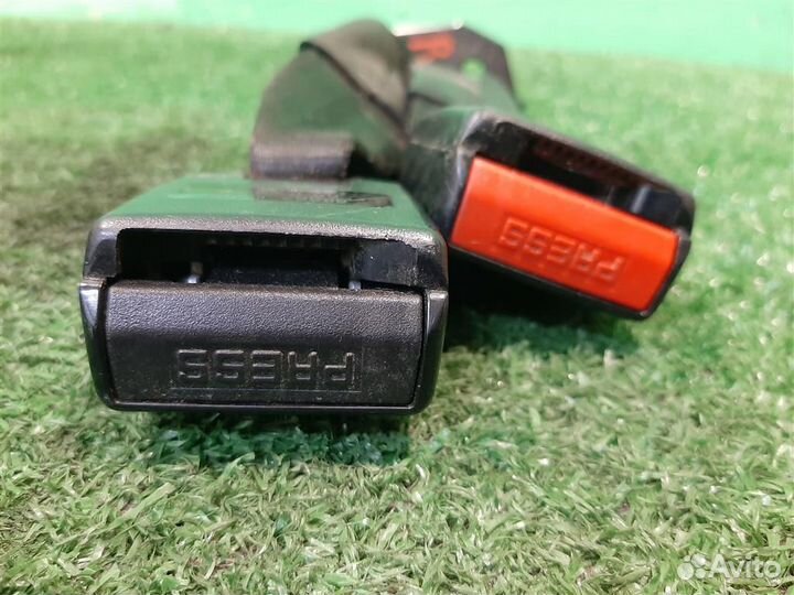 Замок ремня безопасности задний правый Nissan Qas