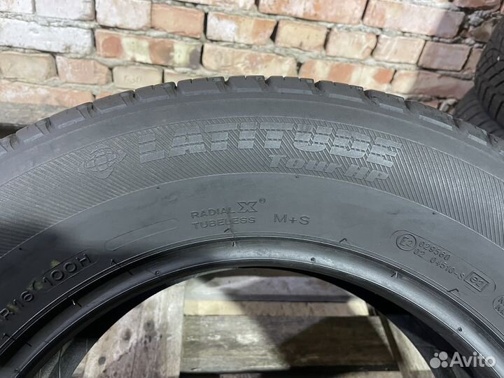 Michelin Latitude Tour HP 215/70 R16