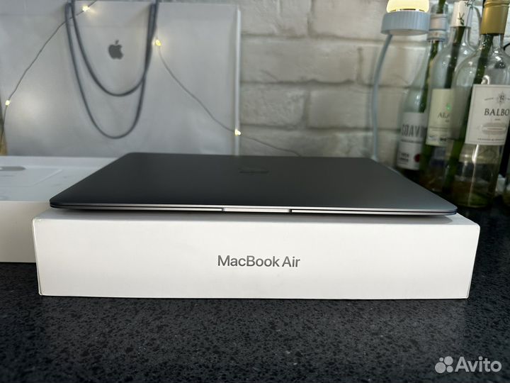 MacBook Air 13 2020 М1/8Gb/256SSD/43ц/Новьё