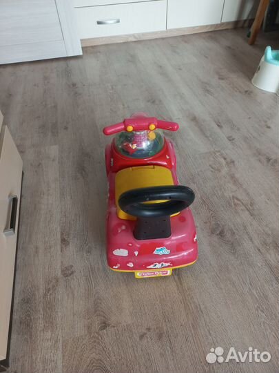 Машинка-каталка Fisher Price