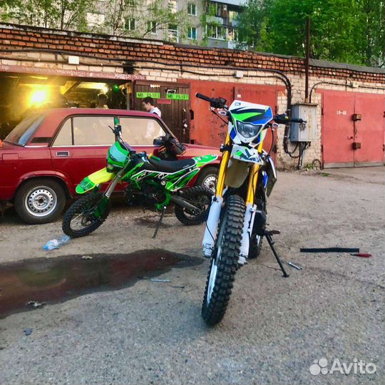 Мотоцикл 300 кубов