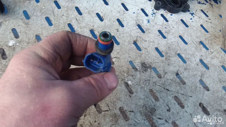 Форсунка топливная 2975001690 Mazda 3 Mazda 2