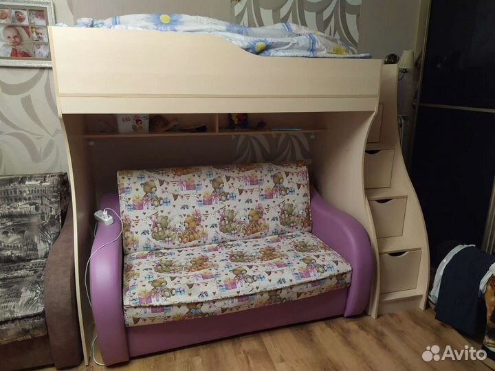 Двухъярусная кровать