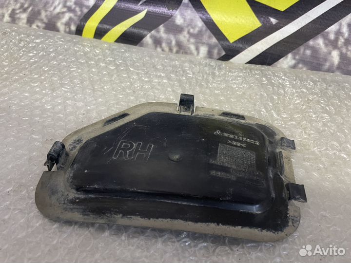 Лючок правого локера Mitsubishi Colt (Z3) Кольт 6