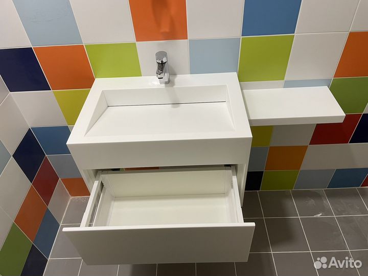Раковина с тумбой