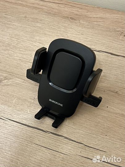 Держатель для телефона в машину