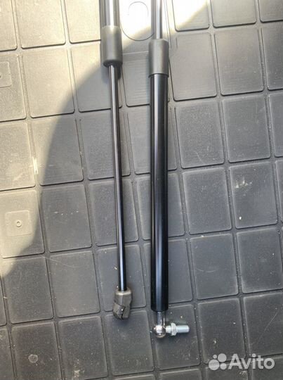 Упоры капота polo