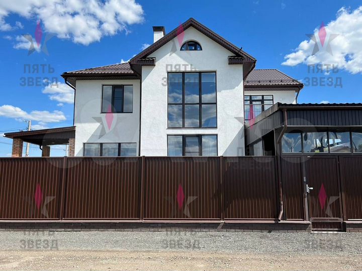 Коттедж 367 м² на участке 20 сот.