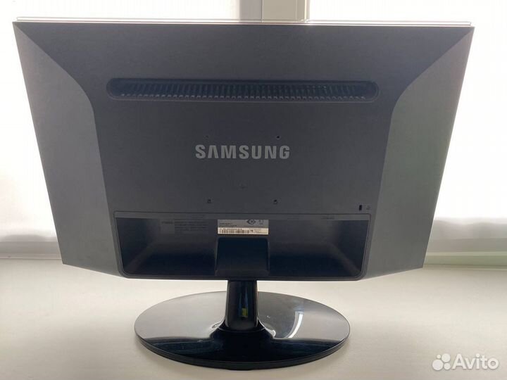 Монитор Samsung