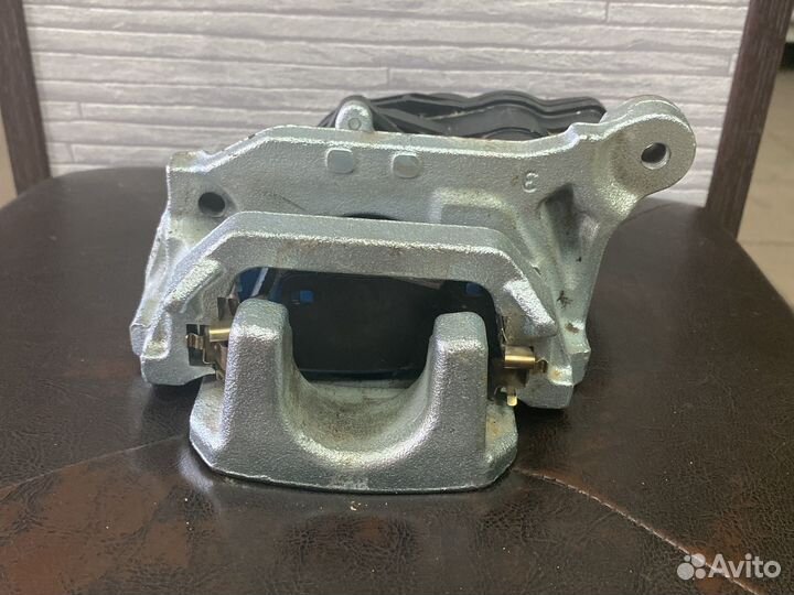 Электрический супорт Новый Mitsubishi Outlander 3