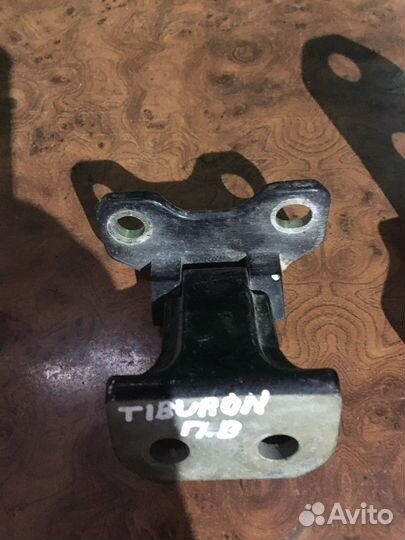 Петля двери правой Hyundai Tiburon 2