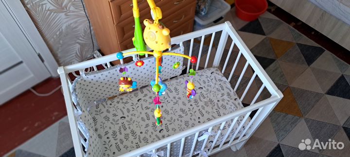 Детская кроватка Tomy Mia(без игрушки)