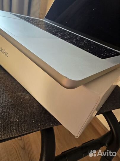 Apple macbook pro 14 m1 16/512