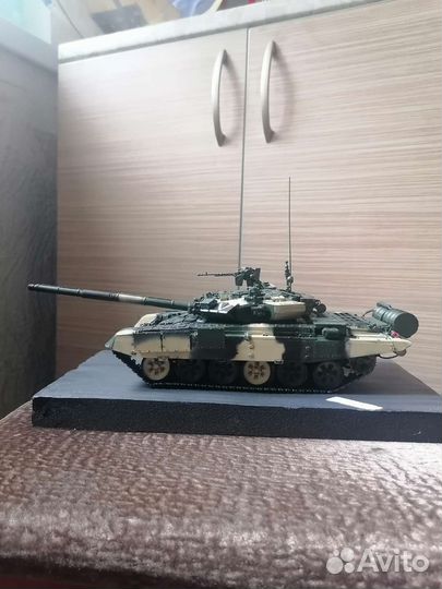 Танк Т 90 1/35 звезда