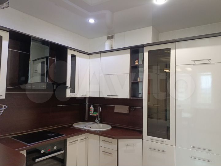 2-к. квартира, 70 м², 8/14 эт.