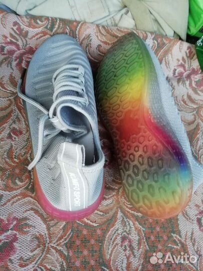 Кроссовки для девочки