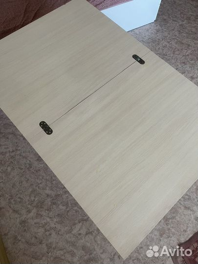 Стол журнальный, раздвижной, на колесиках