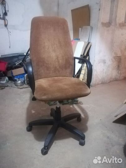 Компьютерное офисное кресло бу