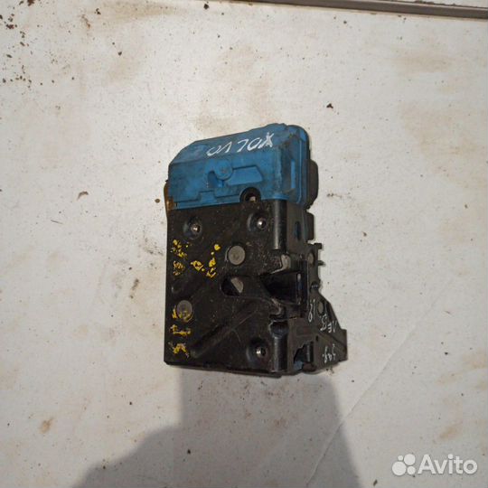 Замок двери задней левой Volvo S80