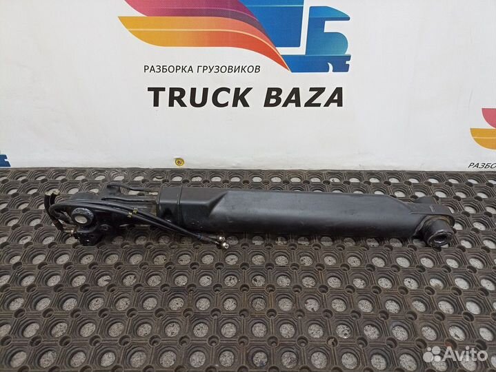 Цилиндр подъема кабины левый Renault T