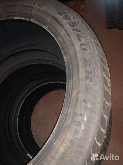 Pirelli P Zero SUV 295/40 R21