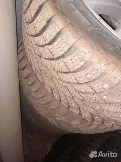 Pirelli Ice Zero 2 215/55 R16