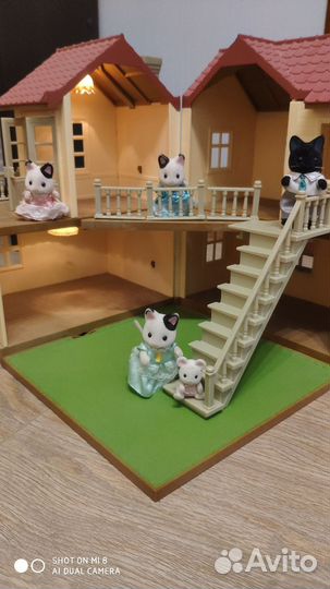 Sylvanian families домик с машиной и семьёй