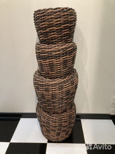 Кашпо для цветов из ротанга