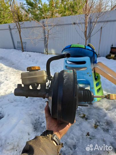 Главный тормозной цилиндр Subaru Impreza