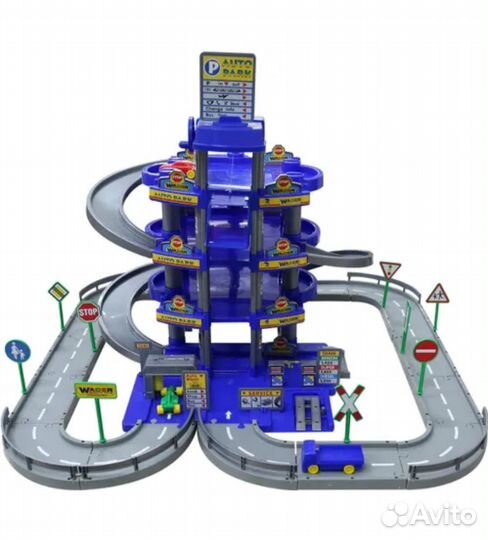 Паркинг 4-х уровневый с дорогой и автомобилями