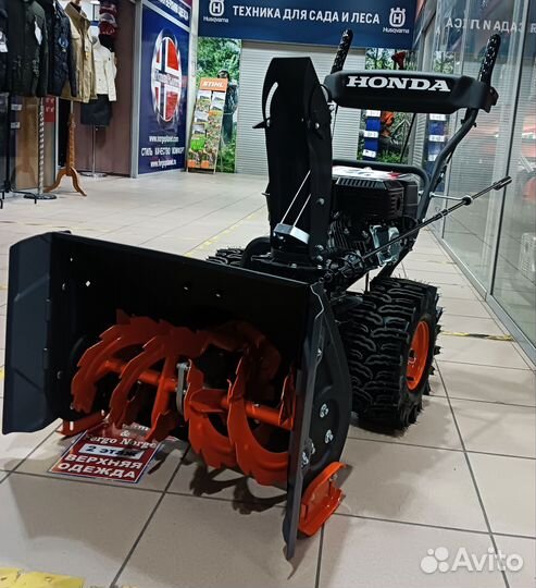 Самоходный бензиновый снегоуборщик Honda GX-270