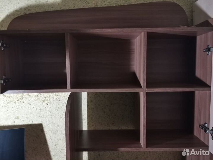 Письменный компьютерный стол