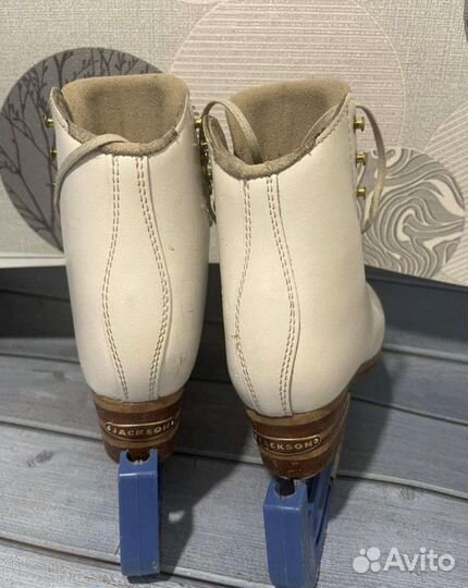 Фигурные коньки jackson elle