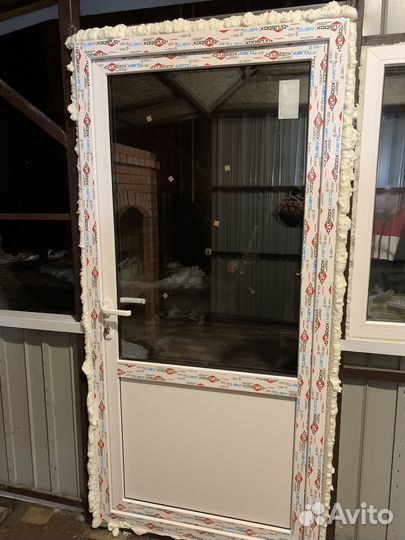 Дверь пластиковая