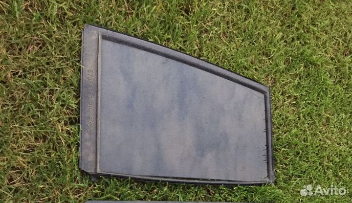 Стекло задней правой двери Mitsubishi