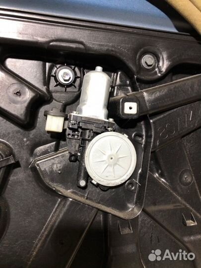 Дверь боковая передняя правая Nissan X Trail T31